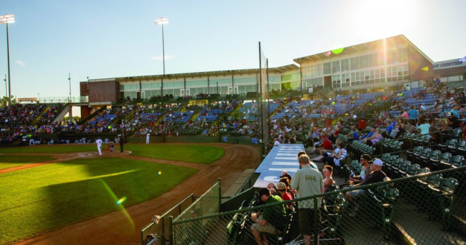 Sioux Falls Canaries vs. Kansas City Monarchs at Sioux Falls Stadium